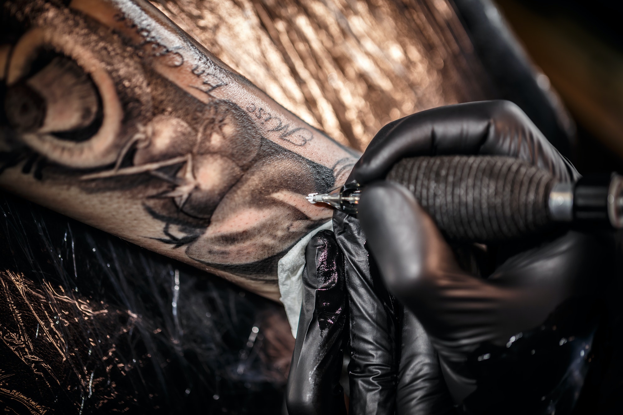 professional-tattoo-artist-2.jpg